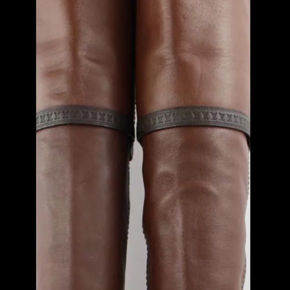 Louis Vuitton boots. Gently used - Picture 5 of 9